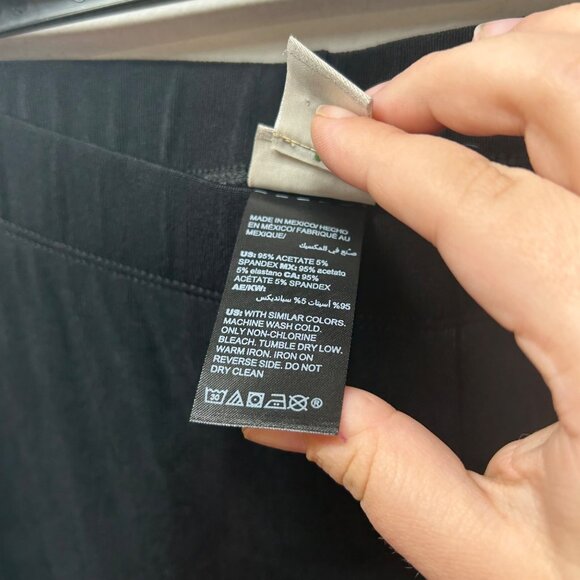 Chicos Travelers Black Relaxed Fit Pull-On Pants 3R US 16/18 Easy Care Fabric - Picture 8 of 9